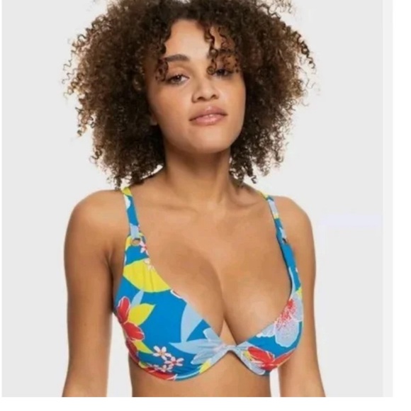 Roxy bikini top small D cup - Picture 4 of 4